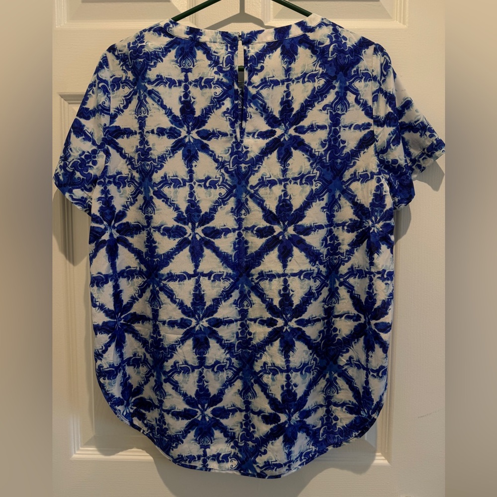 Michael by Michael Kors Size Medium Royal Blue Short Sleeve Geometric Blouse - Picture 3 of 4